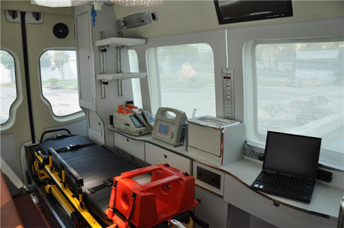 阳高县救护车内部